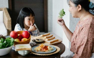 Quels sont les signes et symptômes des troubles de l'oralité alimentaire (TOA) ?